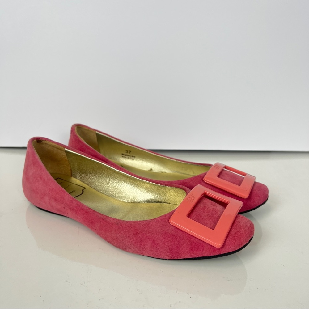 Roger Vivier Paris "Gommette" Pink Suede Ballet Flats Women's Sz 37. Made Italy.